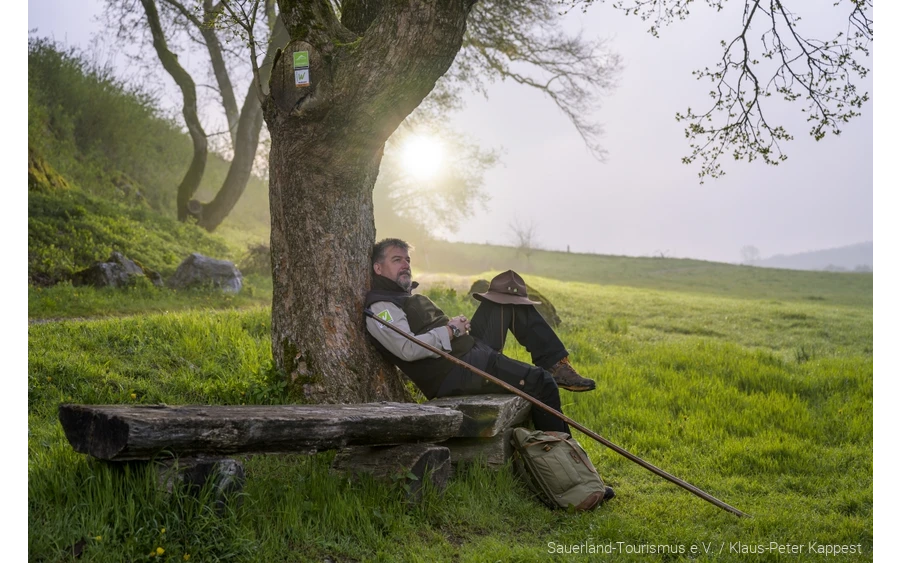 Ranger Oliver Szodruch in der Morgendämmerung