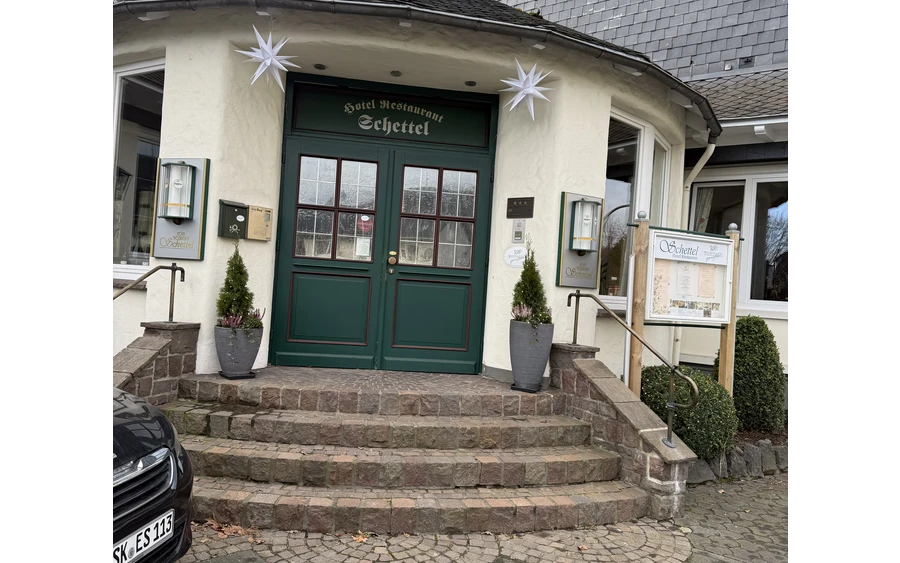 Hotel Schettel.jpg