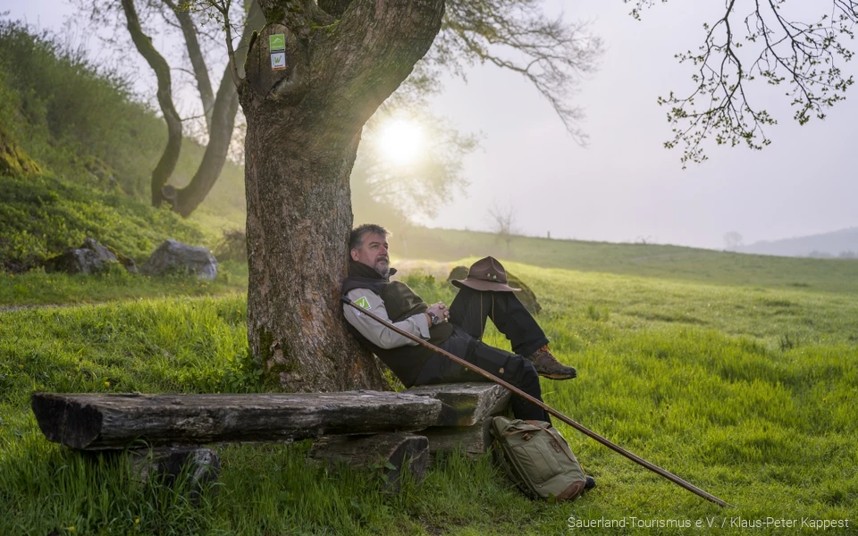 Ranger Oliver Szodruch in der Morgendämmerung