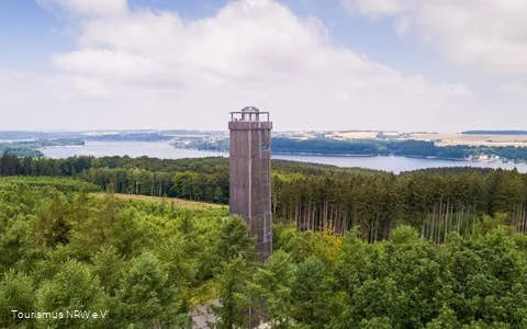 Blick auf den Möhnesee-Turm