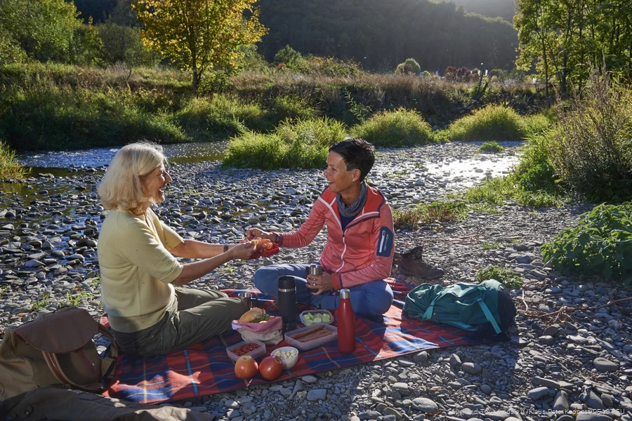 Picknick an der Ruhr im Alten Feld in Arnsberg