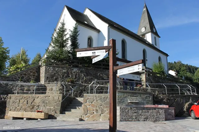 Bontkirchen Dorfplatz.JPG